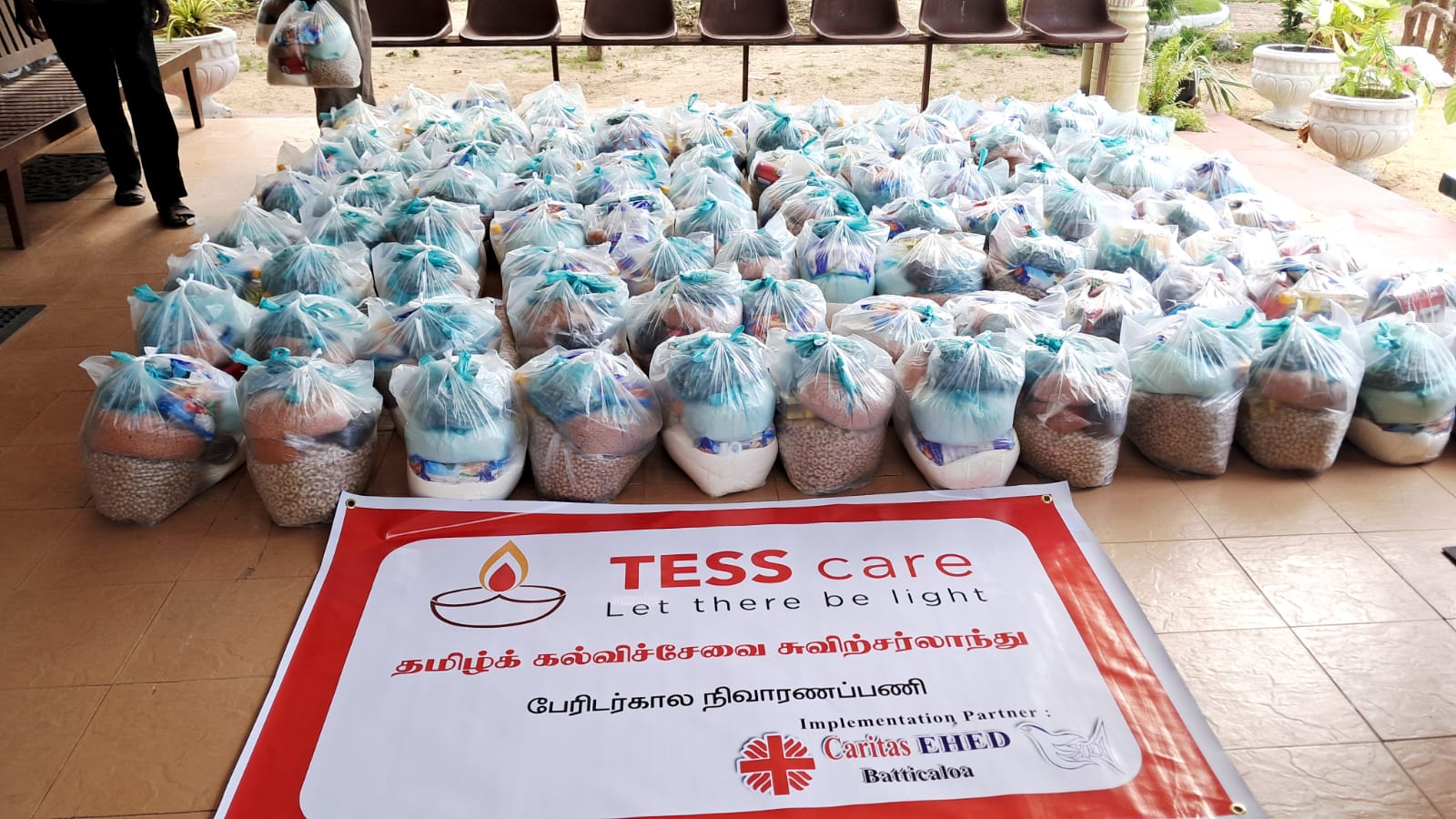 Food parcels in Batticaloa